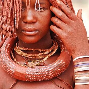 HEMATITE: O CUIDADO DE BELEZA DAS HIMBA