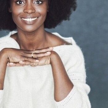 AÏSSA MAÏGA EM 5 PENTEADOS