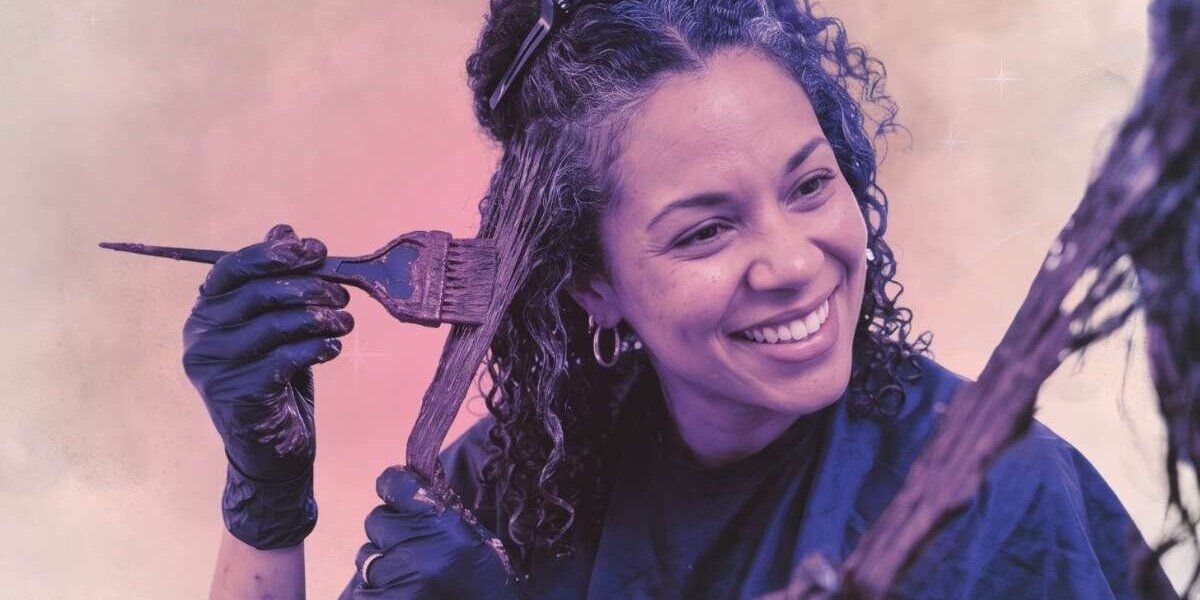 Cabelos brancos em cabelo afro: as alternativas naturais às colorações químicas