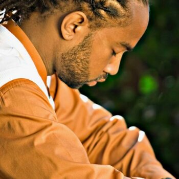 INSPIRAÇÃO DE PENTEADO: TRANÇAS COLADAS PARA HOMENS