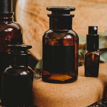 5 óleos vegetais para cabelo crespo