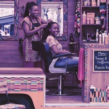 Cabeleireiro Móvel: Uma Tendência a Crescer e um Nicho Vazio para Cabelos Afro